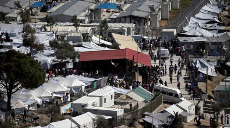 Oριστικό: Σε 5 νησιά «κλειστά κέντρα» για τους μετανάστες