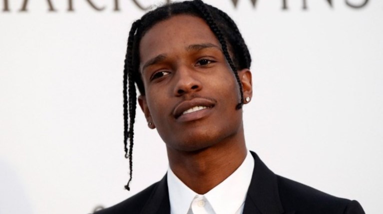 Ράπερ σχεδίασε φόρμες για τους φυλακισμένους σε φυλακή που κρατήθηκε