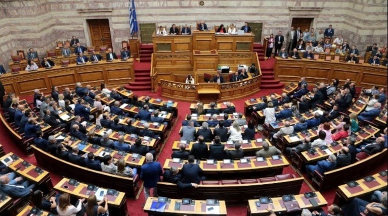 Αναθεώρηση Συντάγματος: Δεν τα βρίσκουν πουθενά για τον Πρόεδρο Δημοκρατίας