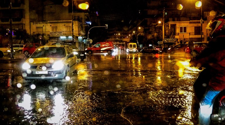 Άνοιξαν οι ουρανοί- Η πρόβλεψη Καλλιάνου για το βράδυ