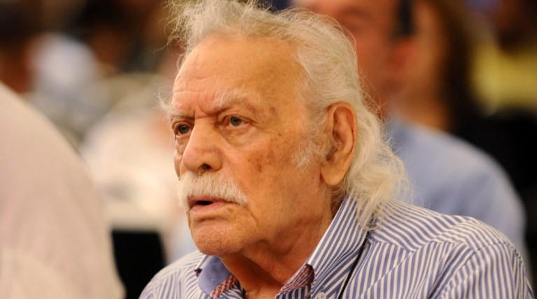 Σε σοβαρή αλλά σταθερή κατάσταση ο Μανώλης Γλέζος