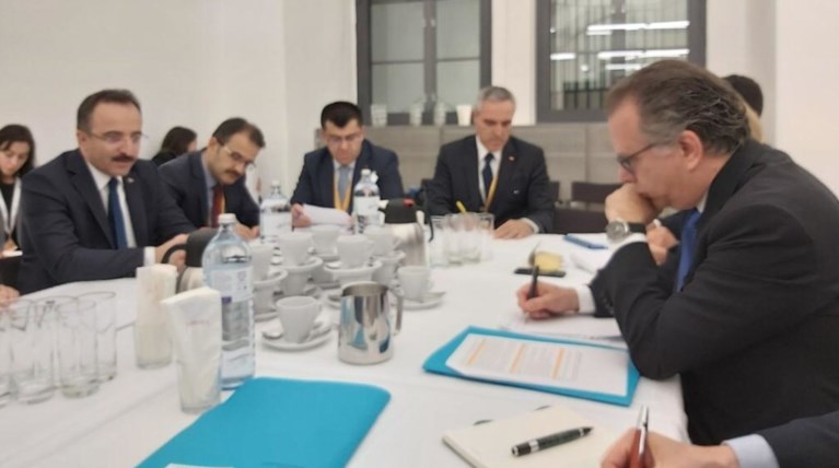 Κουμουτσάκος σε Τουρκία: Oι απειλητικές δηλώσεις δεν βοηθούν