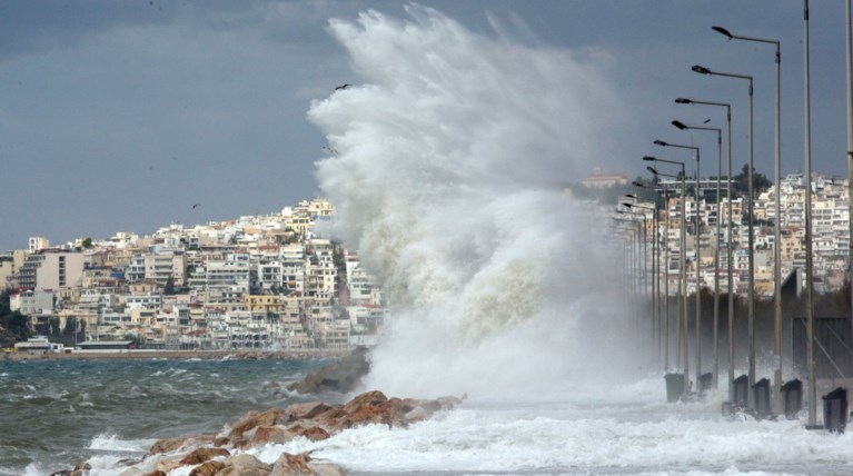 Κεφαλονιά: Κανένα δρομολόγιο δεν εκτελείται λόγω των ανέμων