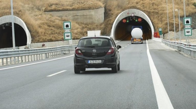 Κλειστός ο δρόμος από Ελευσίνα μέχρι τον Ισθμό της Κορίνθου