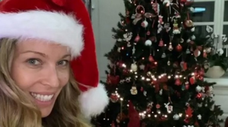 Σε Christmas mood η Μαριέττα Χρουσαλά