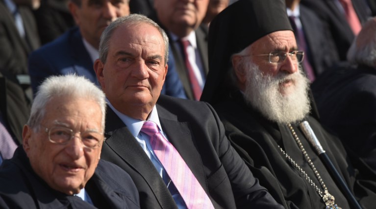 Σπάει την σιωπή του ο Καραμανλής;- Ομιλία στο ΕΒΕΑ για την οικονομία