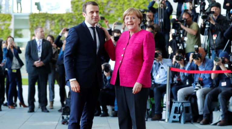 ΝΥΤ για Μέρκελ σε Μακρόν: «Κουράστηκα να μαζεύω τα σπασμένα σου»