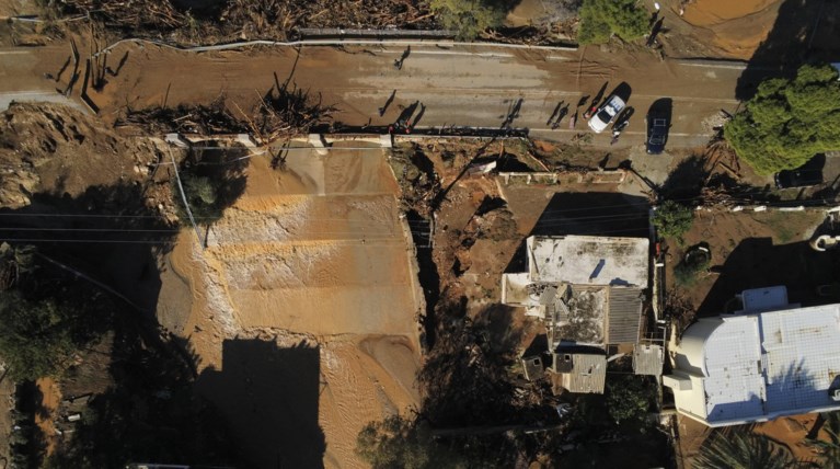Αυτοψία στην Κινέτα: Ζημιές σε τουλάχιστον 300 σπίτια