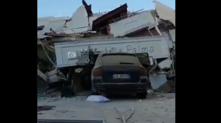 Συγκλονιστικό βίντεο με κτίριο που κατέρρευσε στην Αλβανία