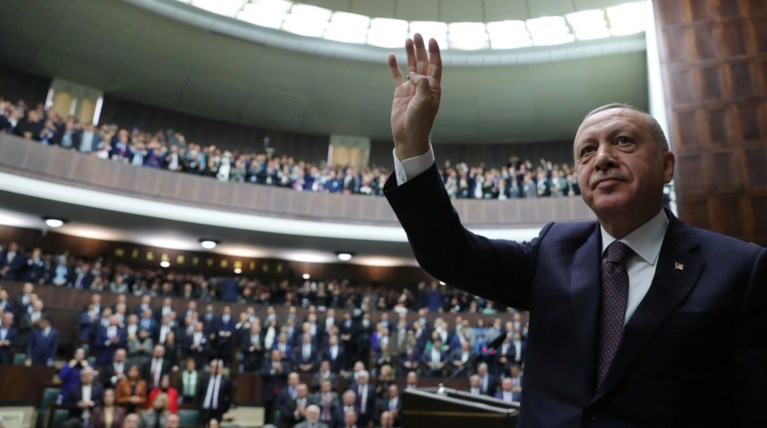 Ερντογάν: "Αφήστε τα δολάρια, να επιστρέψουμε στη λίρα"