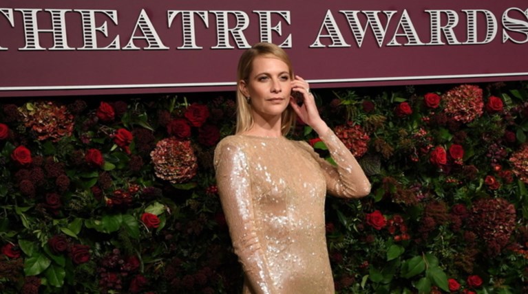 Η Πόπι Ντελεβίν super glamorous με κοσμήματα Ευγενίας Νιάρχου