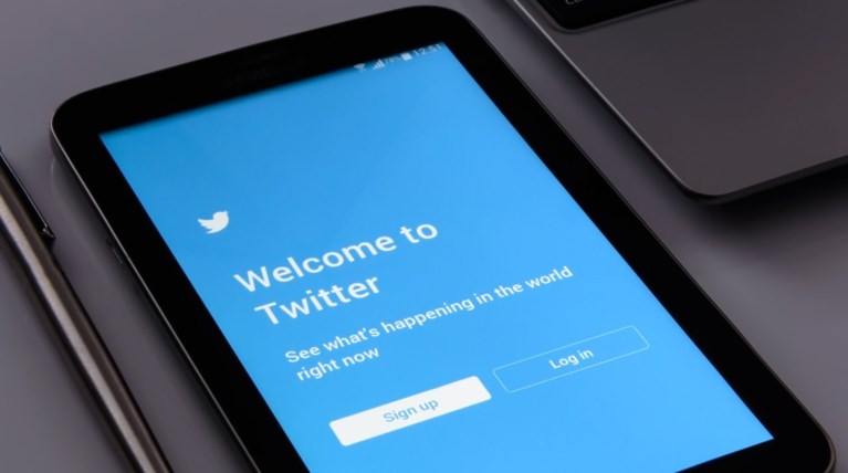 Το Twitter 'παγώνει' τη διαγραφή αδρανών λογαριασμών