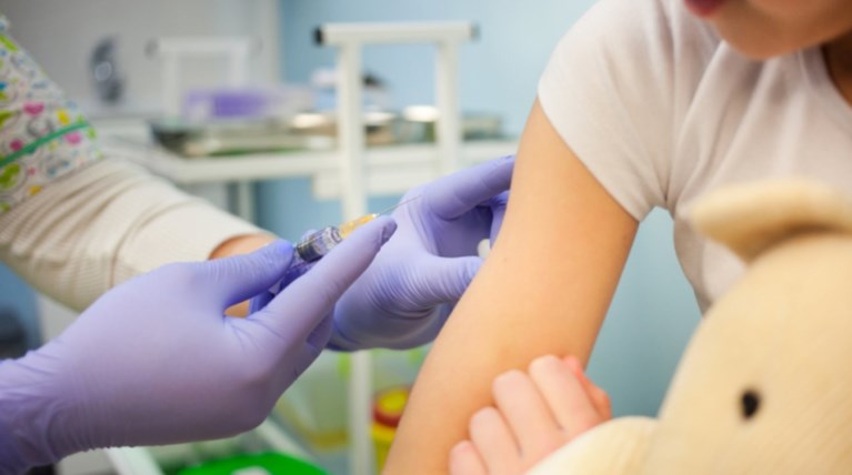 Όλα όσα πρέπει να γνωρίζουν οι γονείς για τα εμβόλια των παιδιών τους