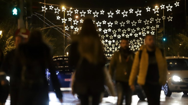 Χριστουγεννιάτικος φωτισμός για πρώτη φορά σε ολους τους δρόμους της Αθήνας