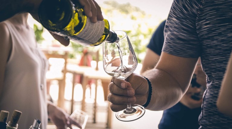 Ποιο κρητικό κρασί έχει τη σφραγίδα της Βασίλισσας Ελισάβετ