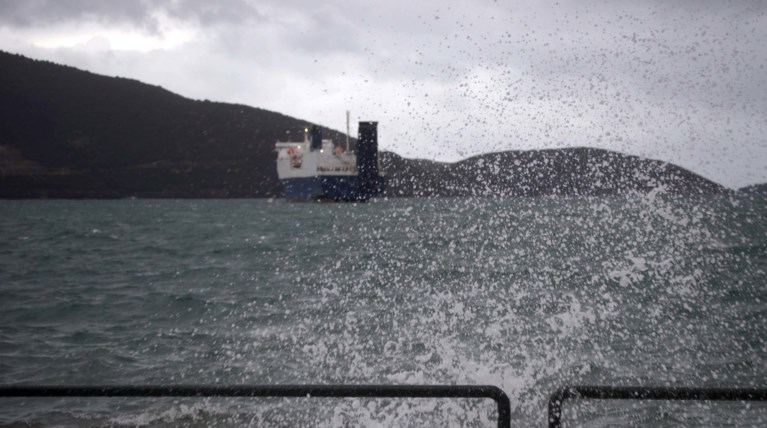 Συναγερμός για ακυβέρνητο πλοίο μεταξύ Λέσβου και Σκύρου