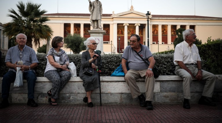 Ετσι οι φόροι κατάπιαν το εισόδημα των Ελλήνων - Την περίοδο των μνημονίων