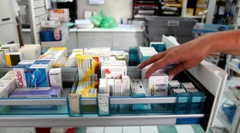 Μείωση φόρων για φάρμακα, εμβόλια και πολύτεκνους