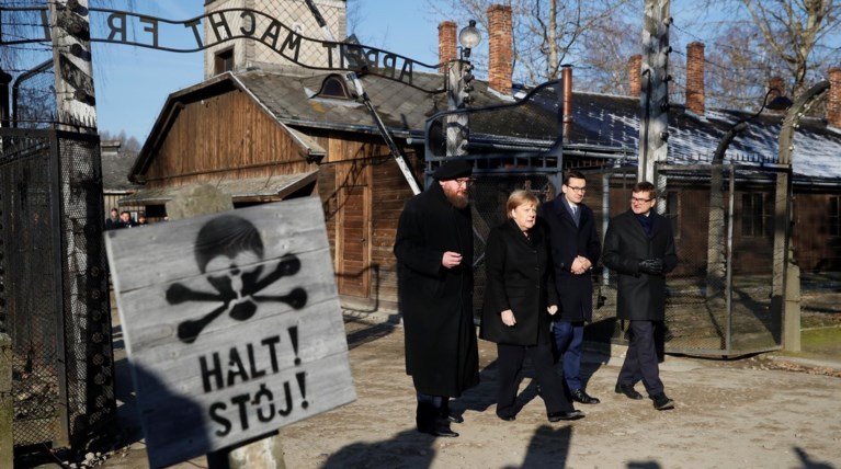 Η Μέρκελ για πρώτη φορά στο κολαστήριο του Άουσβιτς