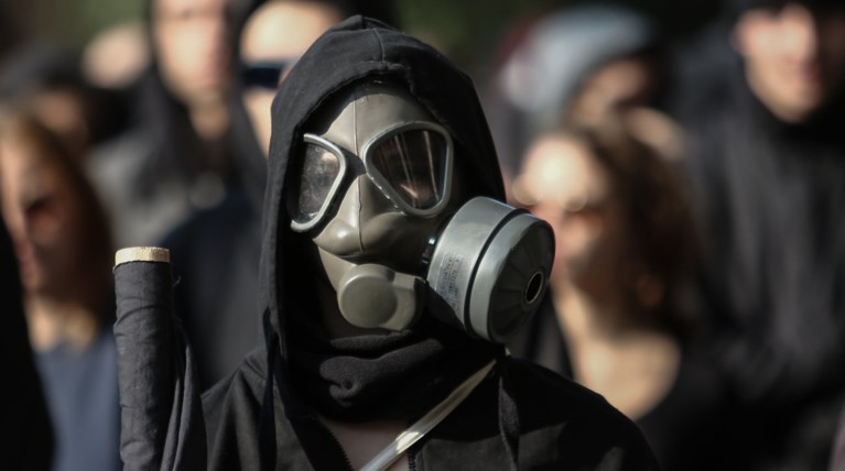 Οι αναρχικοί στην πορεία: Ο μάσκες και τα εξαρτήματα
