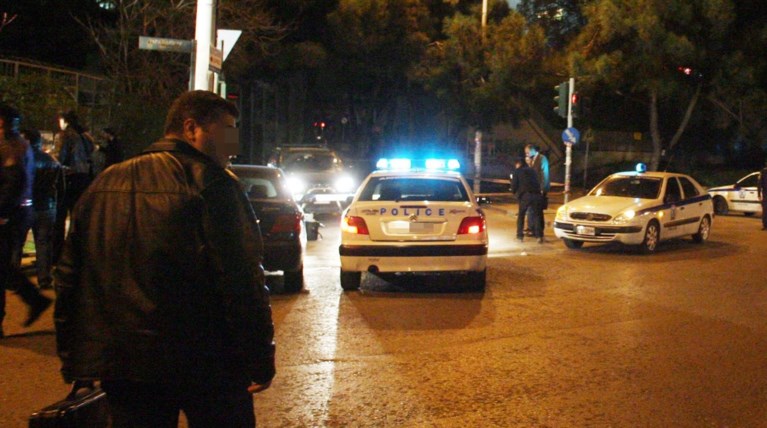 «Επίσκεψη« με συνθήματα και τρικάκια στην εφημερίδα «Δημοκρατία»