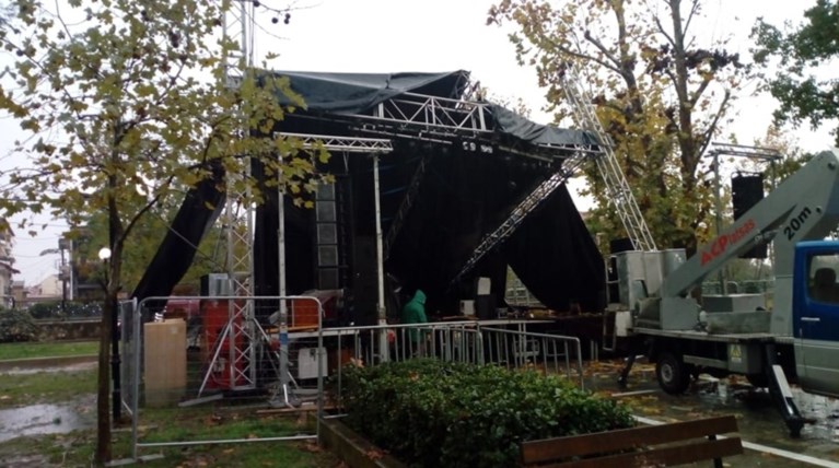 Επεσε το Πάρκο των Ευχών στην Λάρισα λόγω κακοκαιρίας [φωτό]