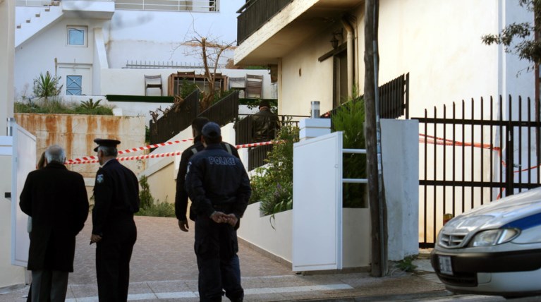 Εμπρηστικές επιθέσεις κατά δημοσιογράφου και καφετέριας