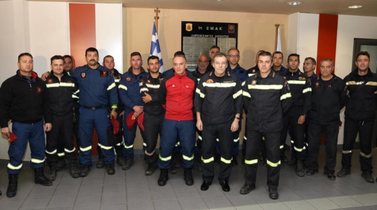 Σεισμός στην Αλβανία: Ο Έντι Ράμα παρασημοφόρησε την ΕΜΑΚ