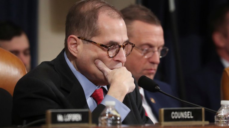 Ανοιξε ο δρόμος για την καθαίρεση του Τράμπ- Η πρώτη απόφαση της Επιτροπής