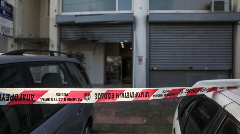 Περιστέρι: Εκρηξη σε πολυκατοικία -Τι «βλέπει» η Αστυνομία