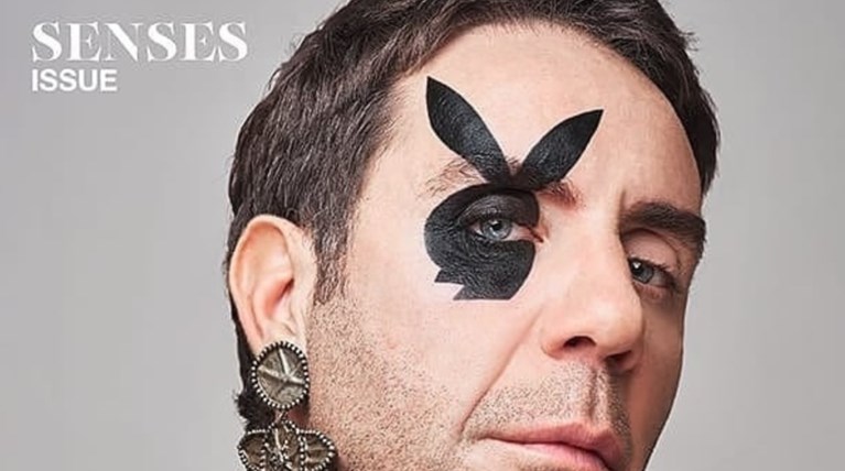 Ο Γιώργος Μαζωνάκης εξώφυλλο στο Playboy- Με βαμμένο νύχι