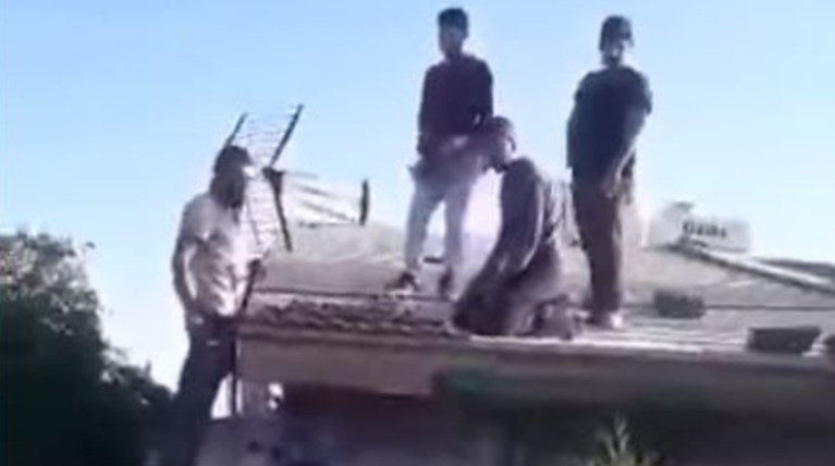 Λεμεσός: Εργάτες επιδιόρθωσαν αφιλοκερδώς στέγη άπορης οικογένειας