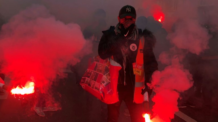 Χάος στη Γαλλία: Aπεργοί έκοψαν το ρεύμα σε χιλιάδες σπίτια