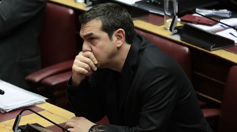 Ο Αλέξης Τσίπρας διαβάζει Thetoc- Τι έγραψαν στο facebook για το μέρισμα