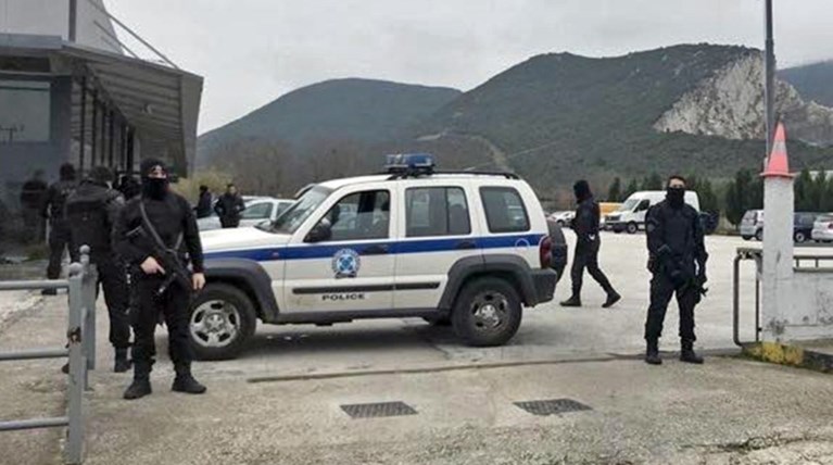 Στα ίχνη των ληστών με τις μάσκες πολιτικών αρχηγών η ΕΛΑΣ