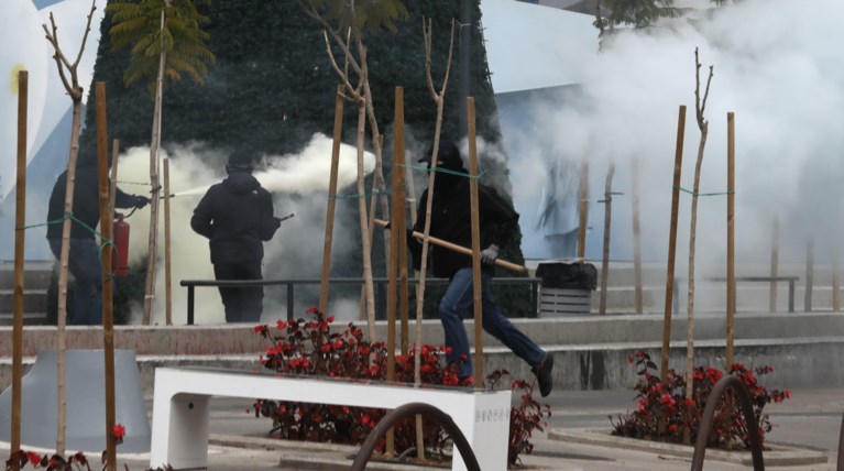 Σοβαρά επεισόδια στο Μαρούσι - Συμπλοκές ΜΑΤ αντιεξουσιαστών
