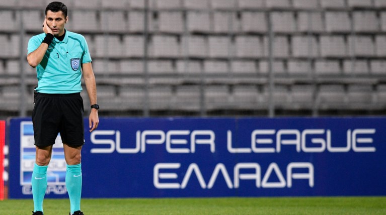 Βαρούχας: «Κανονικό γκολ του Ολυμπιακού - Πέναλτι σε Αλμπάνη»