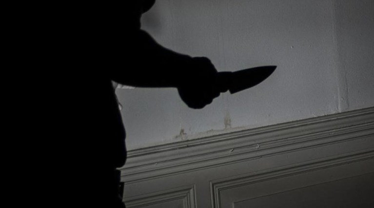 Αίγιο: Τον μαχαίρωσε και μετά τον πήγε στο νοσοκομείο