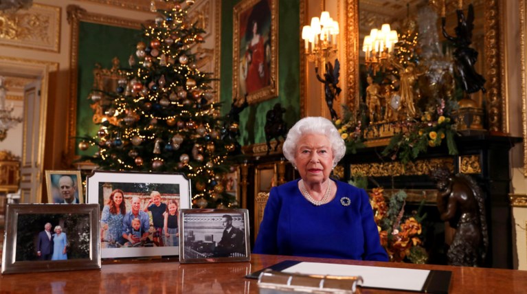 Η βασίλισσα Ελισάβετ... εξαφάνισε την Μέγκαν και τον Χάρι [εικόνα]