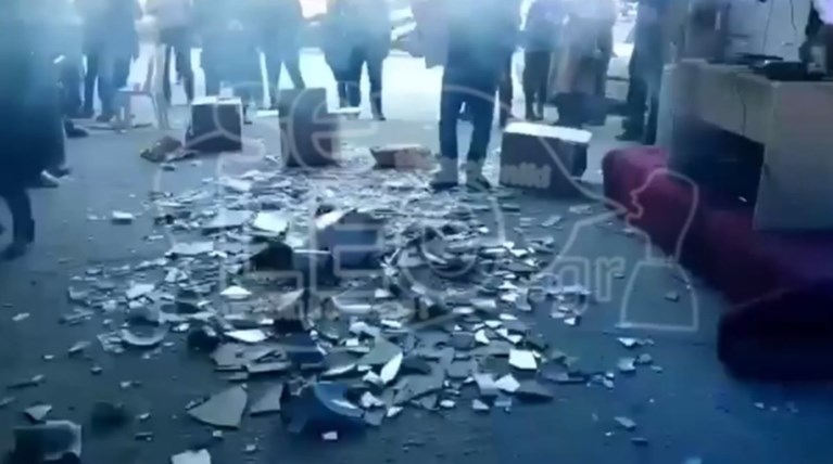 Έσπασαν 10.000 πλακάκια και 5 λεκάνες τουαλέτας, σε γλέντι στην Καβάλα-Vid