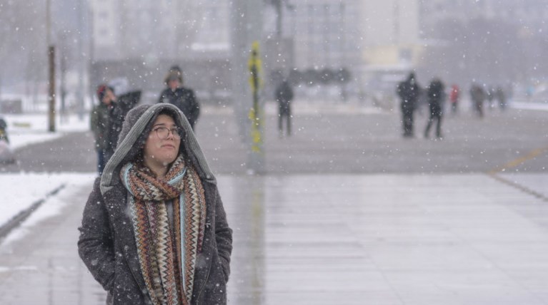 Η εβδομάδα ξεκινά με πολύ κρύο καταιγίδες και χιονοθύελλες