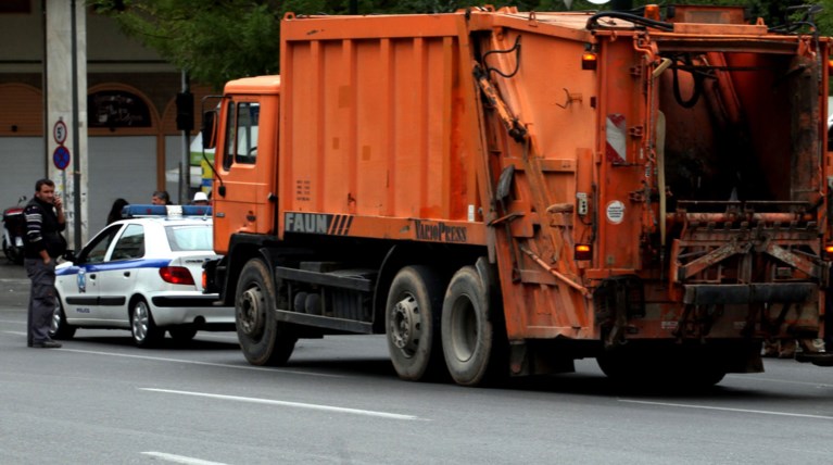 Σοκ στη Χαλκίδα: Νεκρός υπάλληλος καθαριότητας σε τροχαίο