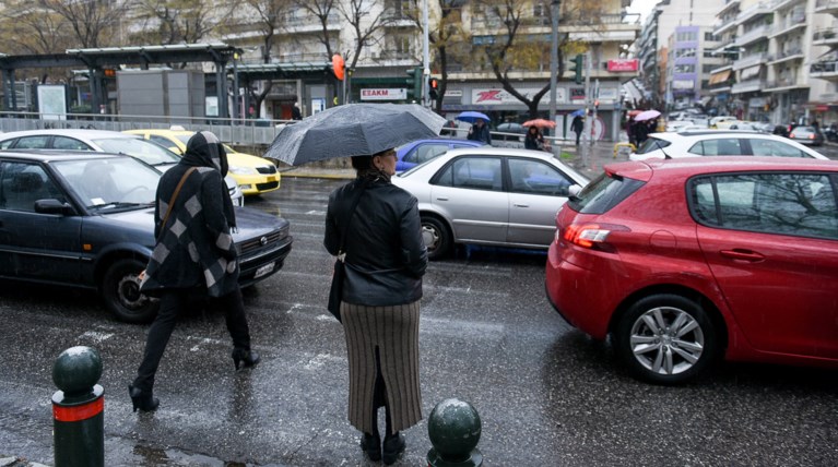 Καιρός: Παγετός, μποφόρ και τοπικές βροχές