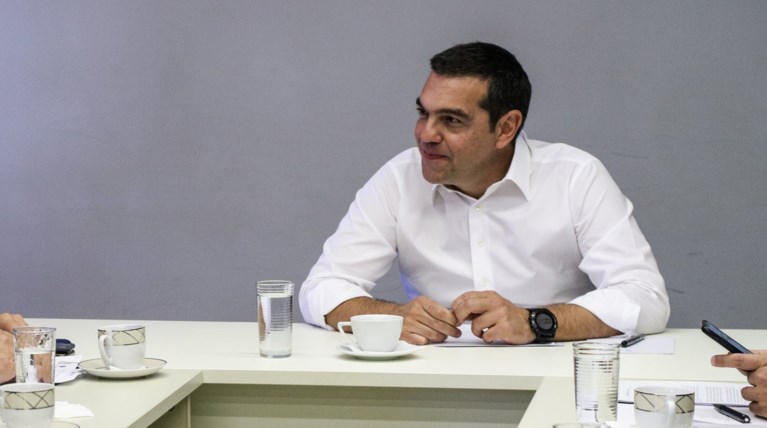 Συνέντευξη Τσίπρα: Στηρίζει Παυλόπουλο με νύχια και με δόντια