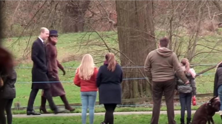 Η fashionista Κέιτ απογείωσε το χειμερινό της λουκ με καουμπόικο καπέλο