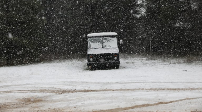 «Ηφαιστίων»: Χιονίζει στα Β. Προάστια - Πως θα κινηθεί τις επόμενες ώρες