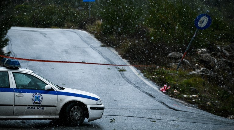 Διακοπή κυκλοφορίας λόγω χιονόπτωσης στην Καλοπoύλα Υμηττού