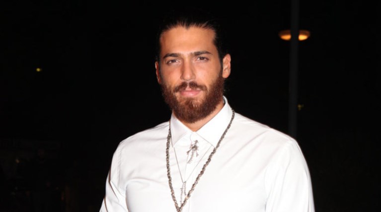 Ο «Φτερωτός Θέος» κουρεύτηκε, ξυρίστηκε και πάει στρατό! - Δείτε την αλλαγή