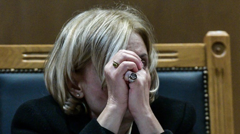 Γιατί κρύβεται η εισαγγελέας στη δίκη της Χρυσής Αυγής; Πολλά τα σχόλια