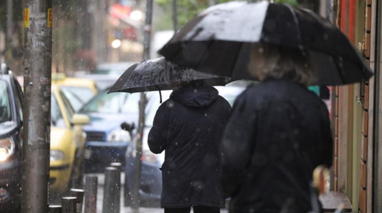 Καταιγίδες και βροχές με μικρή πτώση της θερμοκρασίας